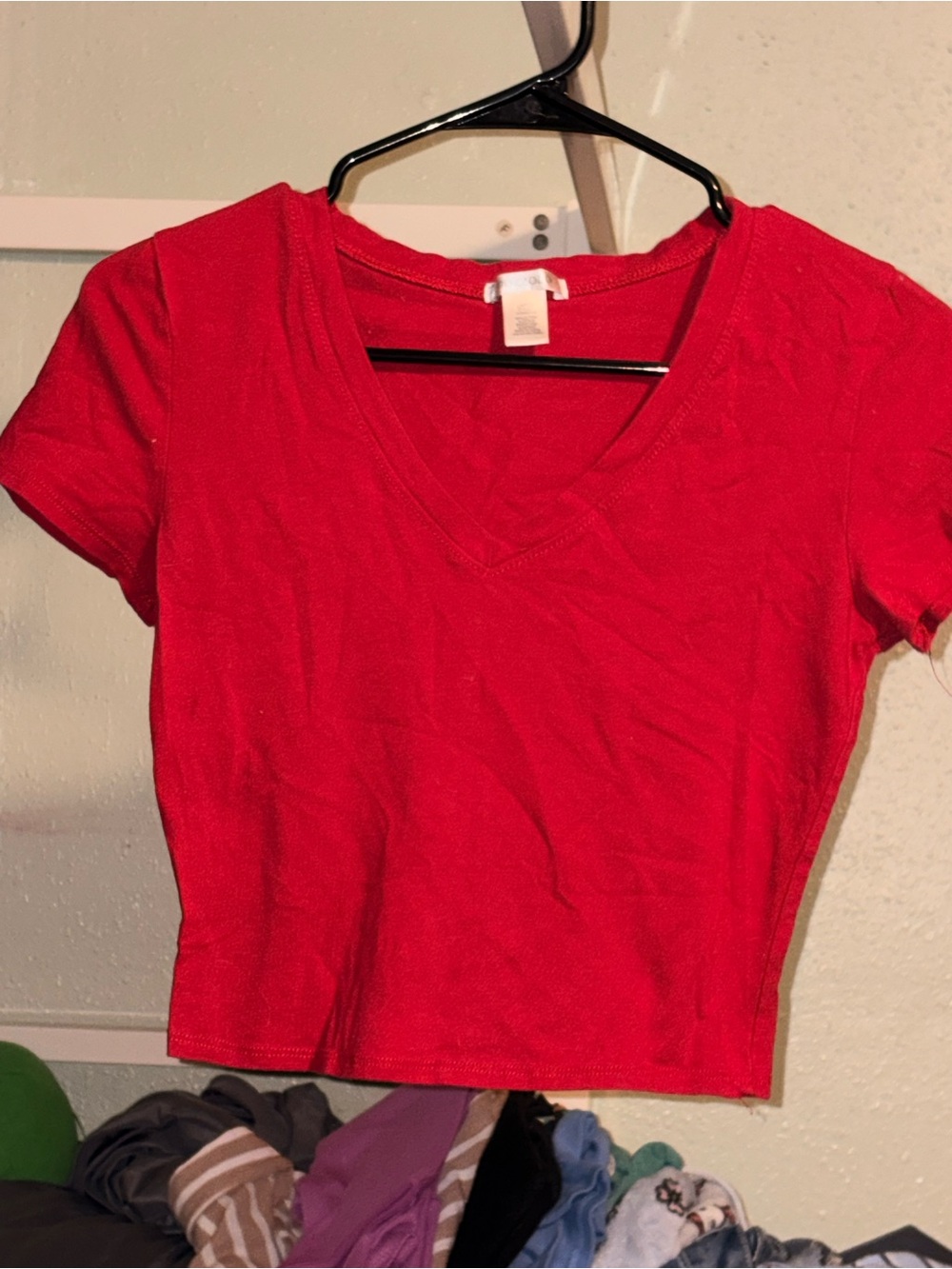 Bozzolo Red V-Neck Crop Tee